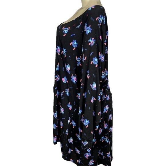 Disney +5 Black Button Down Lilo & Stitch Graphic Step-Hemline Long Sleeve Shirt - Picture 5 of 6